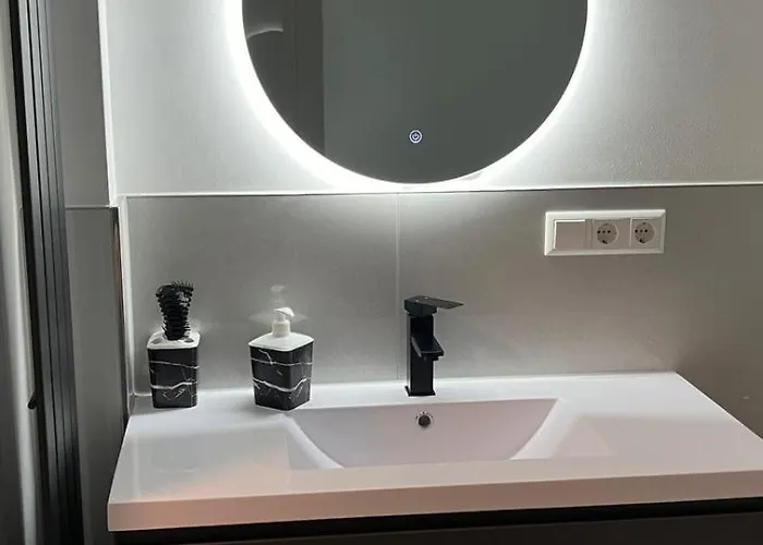 Modernes Loft -Wlan 3 Zimmer Apartament *